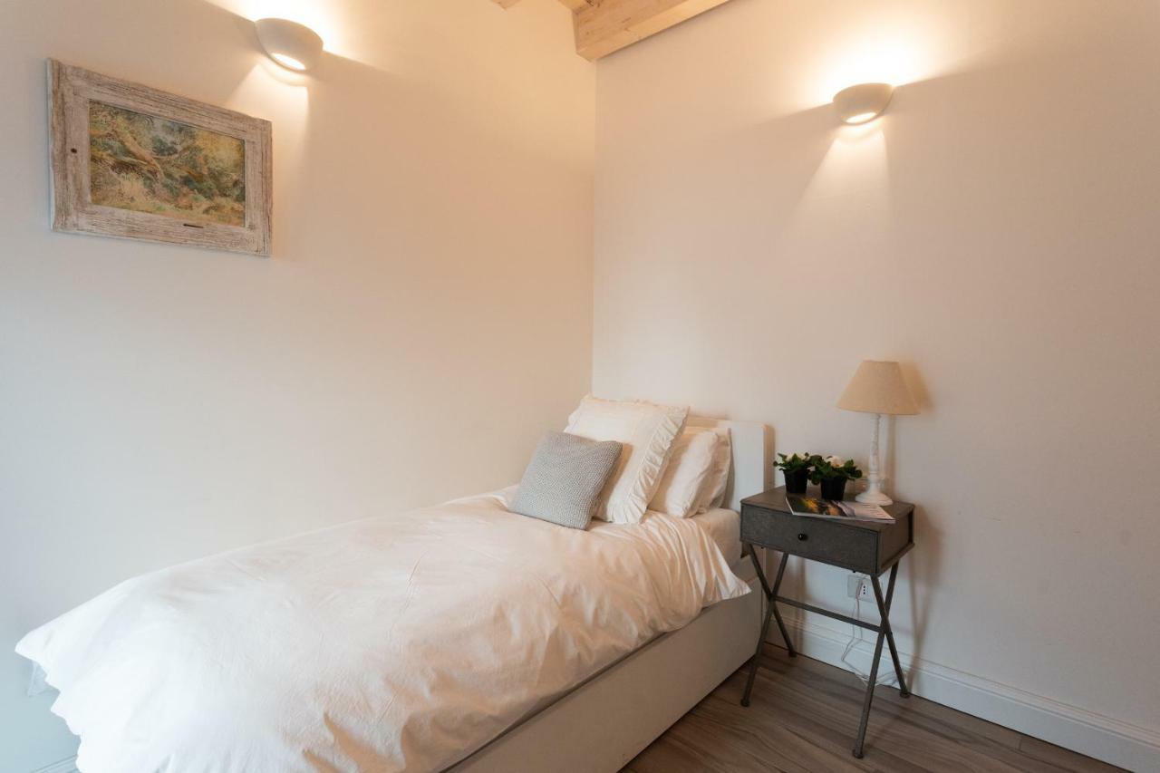 White Suite With Private Terrace By Rent All Όπως Εξωτερικό φωτογραφία