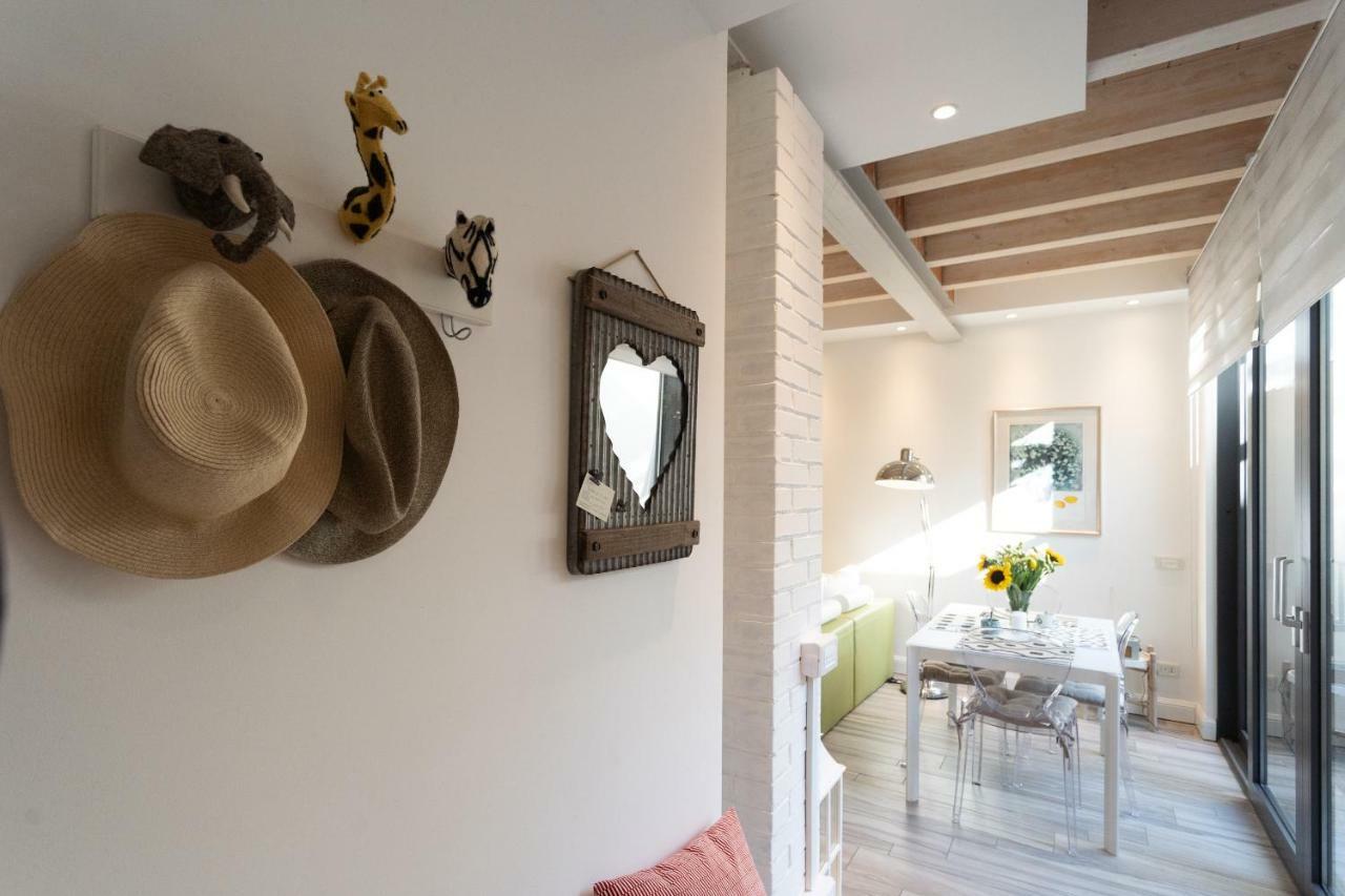 White Suite With Private Terrace By Rent All Όπως Εξωτερικό φωτογραφία